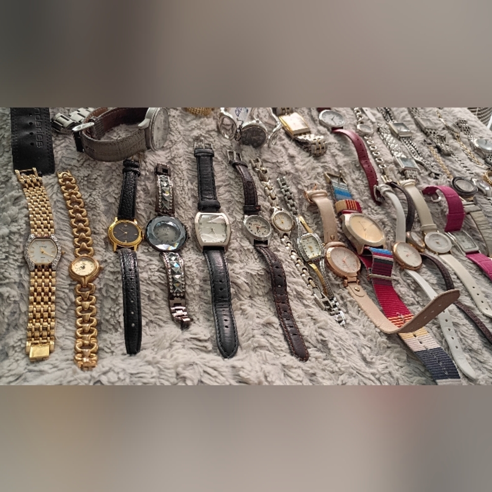 Assorted Women's Wristwatch - Pink, White, Tan, Brown, Gold, Silver - Picture 2 of 16
